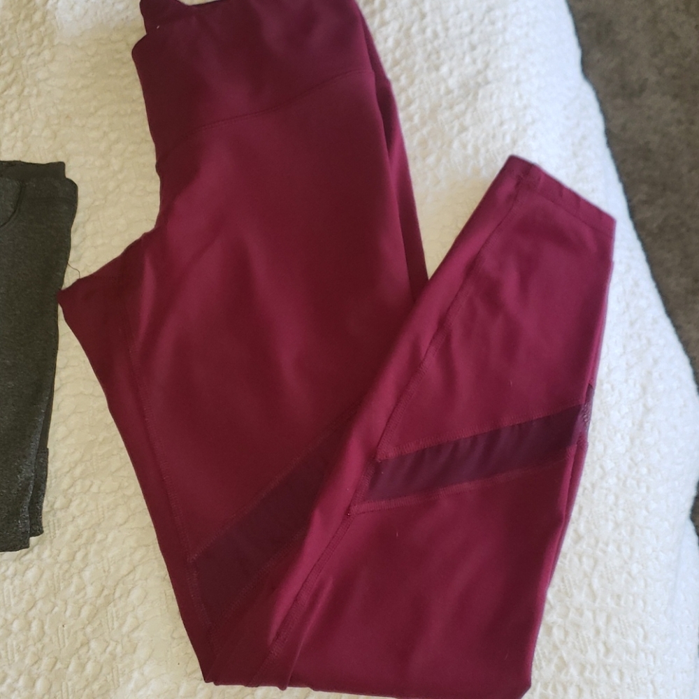 4 pair of workout leggings
